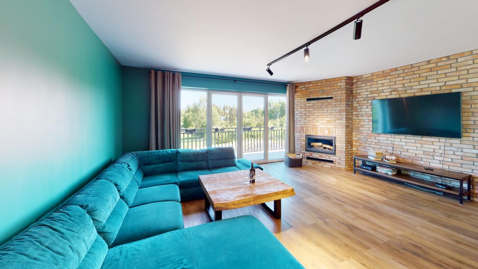 nador salon z kominkiem